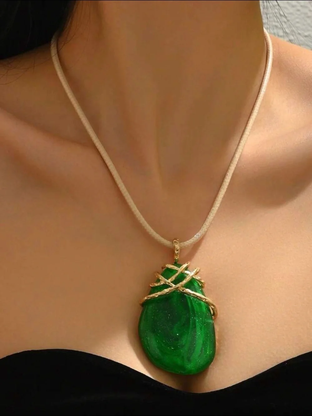 💚 Emerald Green Statement Pendant Necklace